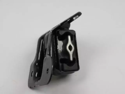 Aislador de Montaje del Motor, Lado Derecho - Mopar (52129480AC) - Image 2